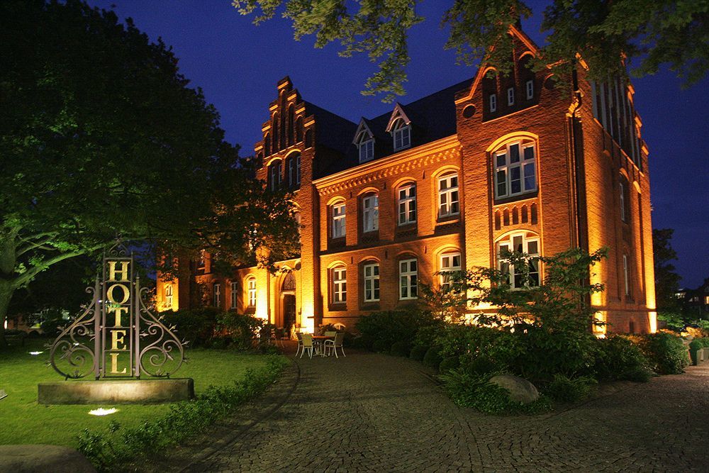 Hotel Altes Gymnasium Husum  Exterior photo
